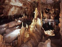 Пещера Петралона